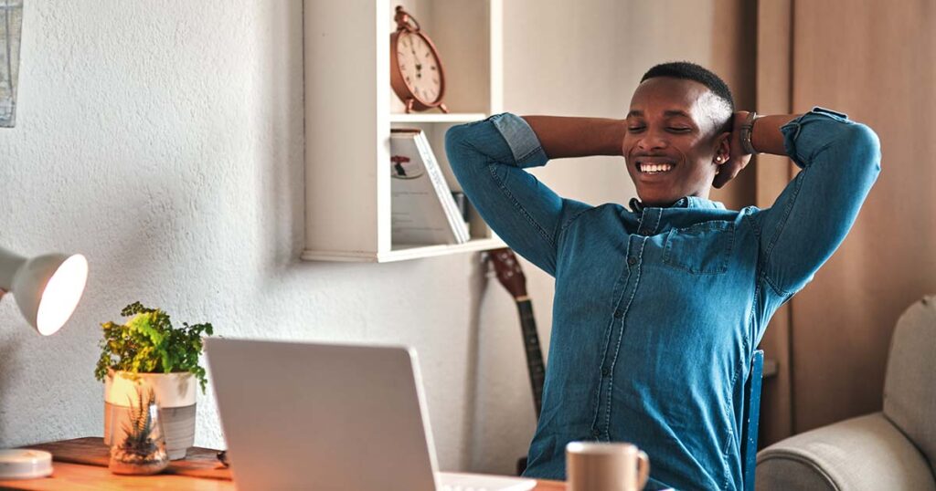 How to balance your day job with your side hustle 